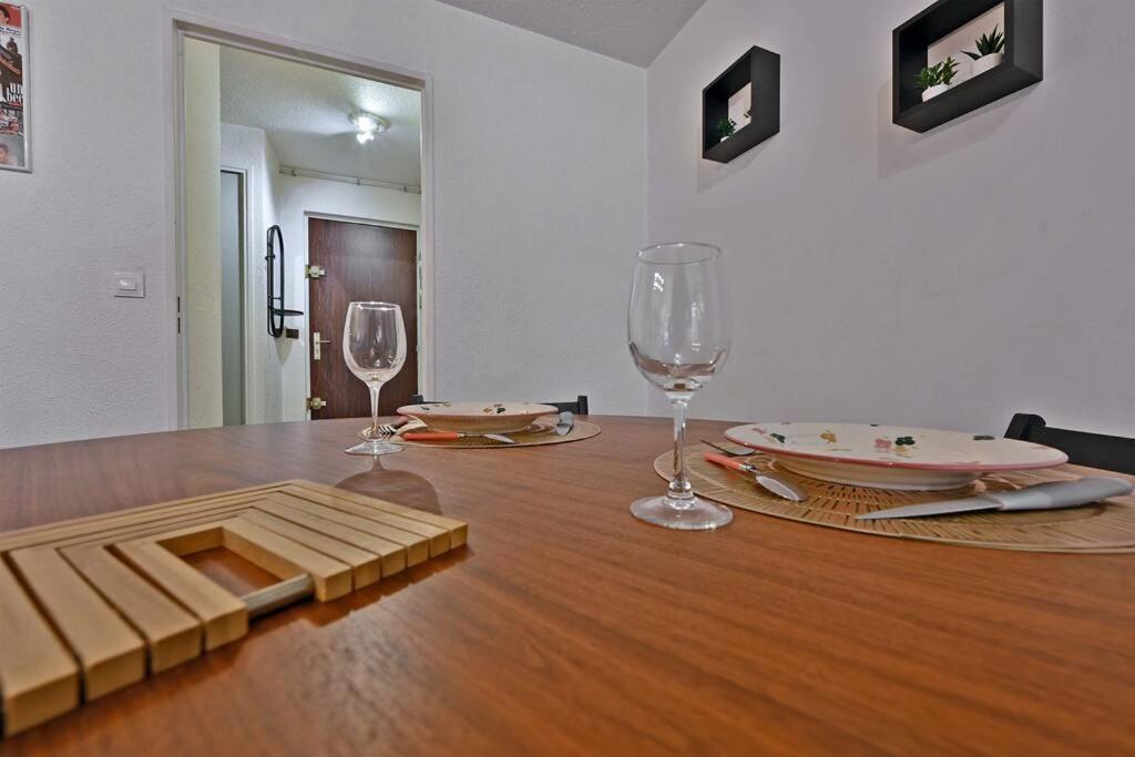Les Comtadins - Parking Gratuit - Balcon - Clim Apartman Avignon Kültér fotó